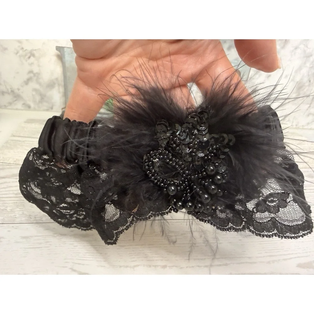 Vintage Victoria's Secret Black‎ Lace Feathers Leg Garter Bride Wedding Y2K EUC